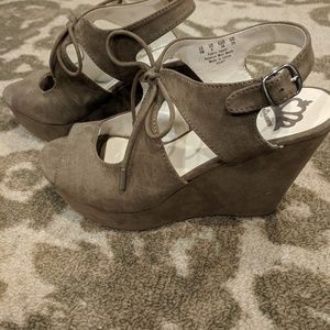 Adorable fergalicious wedges